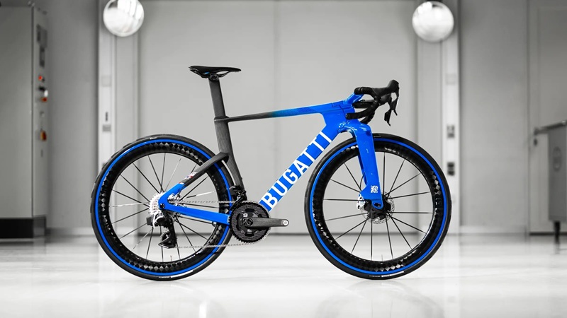 Подробнее о статье Эксклюзивные велосипеды Bugatti Factor One оснастили шинами Continental